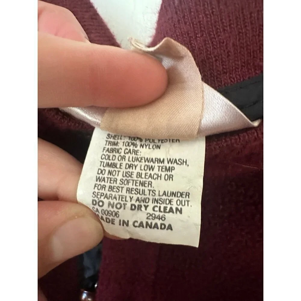 Cabela’s men’s size medium red sweater